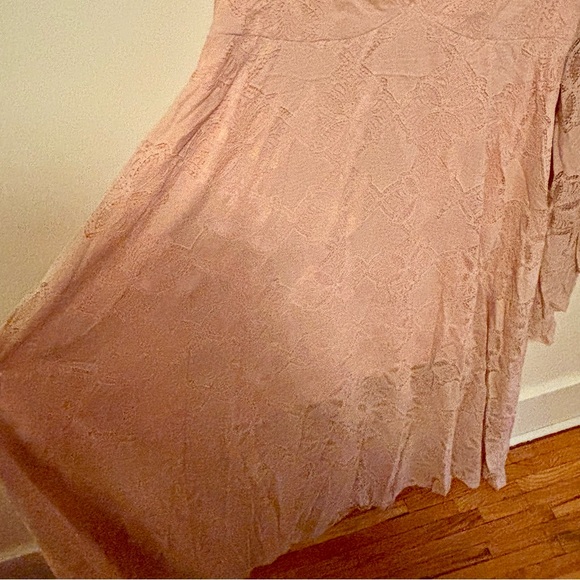 🎀 PLUS Lace Dress 🎀 - Picture 7 of 10